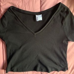 H&M Large v-neck Crop top